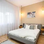 아파트 Crystal 3bdr In Center 부쿠레슈티