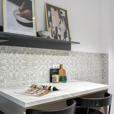 Crystal 3bdr In Center