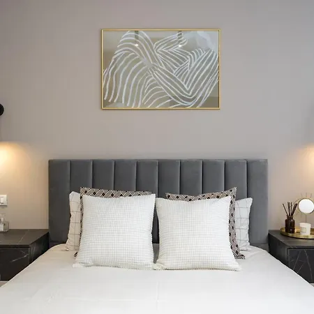 Crystal 3bdr In Center Apartamento