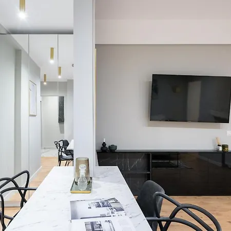 Crystal 3bdr In Center Apartment Bucharest