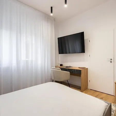 Crystal 3bdr In Center Апартаменты