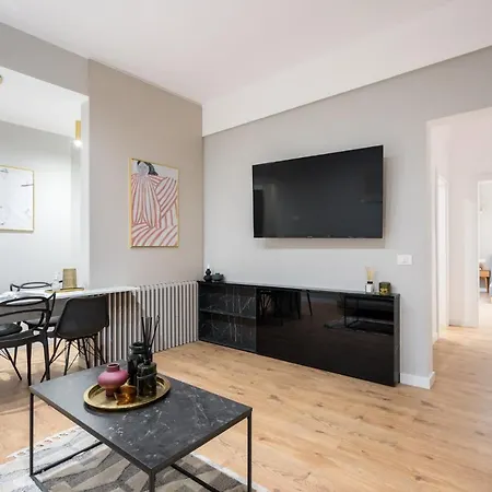 Crystal 3bdr In Center *