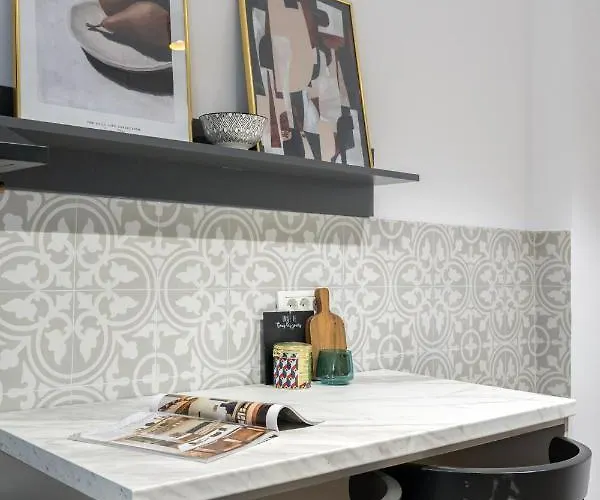 Crystal 3bdr In Center