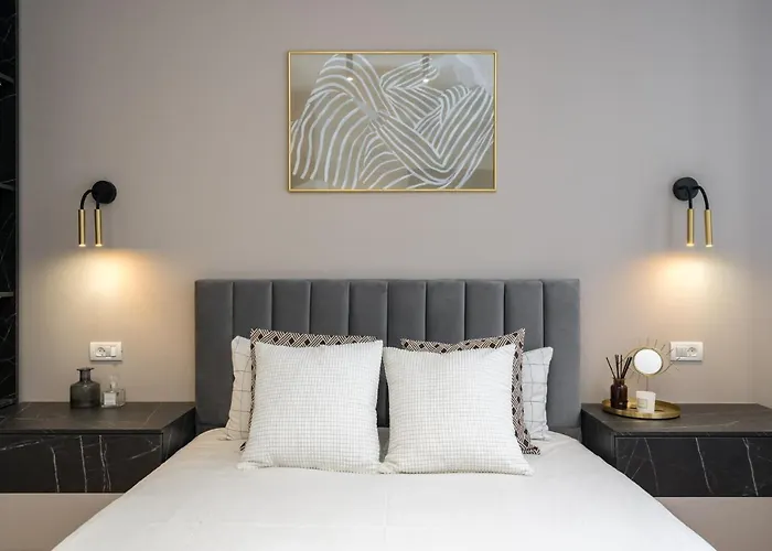 Crystal 3bdr In Center Apartman