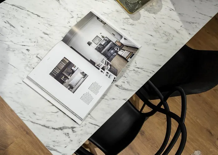 Crystal 3bdr In Center Apartman