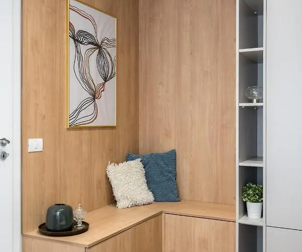 Appartement Crystal 3bdr In Center Boekarest