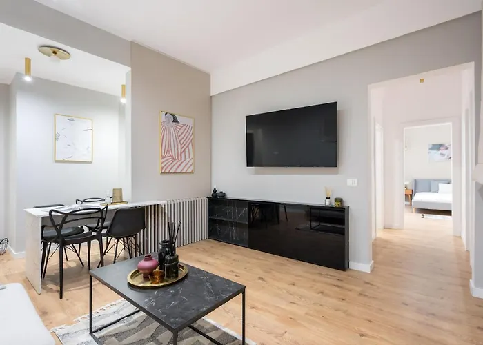 Crystal 3bdr In Center *